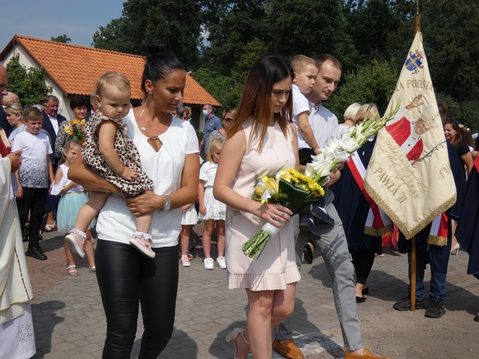 Poświęcenie pomnika św. Jana Pawła II w Szlichtyngowej