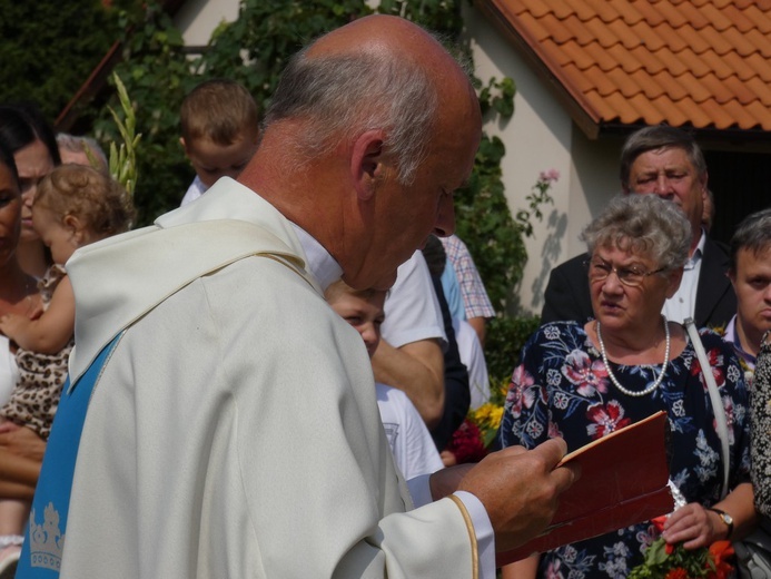 Poświęcenie pomnika św. Jana Pawła II w Szlichtyngowej