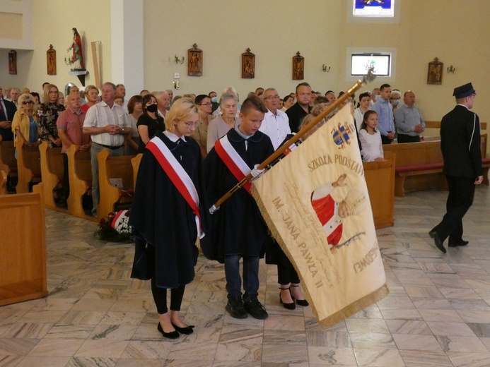 Poświęcenie pomnika św. Jana Pawła II w Szlichtyngowej