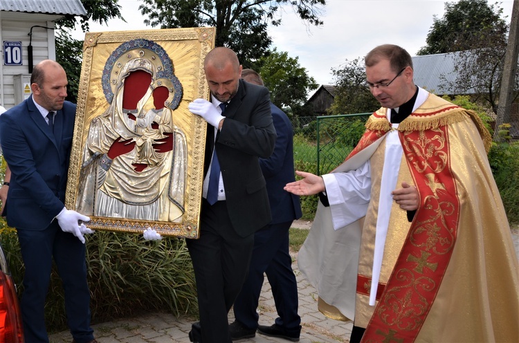 Powrót łaskami słynącej ikony Matki Bożej Pawłowskiej