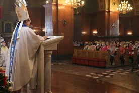 Kaznodzieja piekarski: Czas ludzkiego życia odmierza się miłością