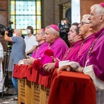 Kobiety u Matki Bożej Piekarskiej 