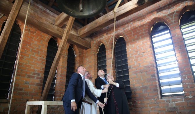 Najstarszy dzwon w Polsce zabrzmiał na nowo