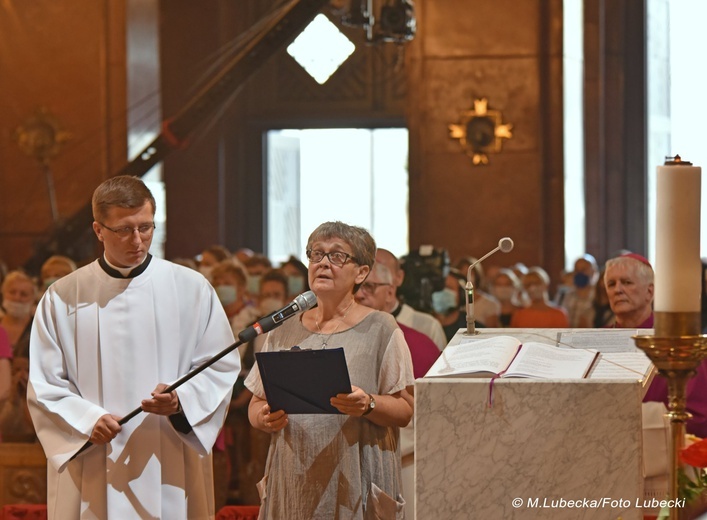 Kobiety u Matki Bożej Piekarskiej (3)