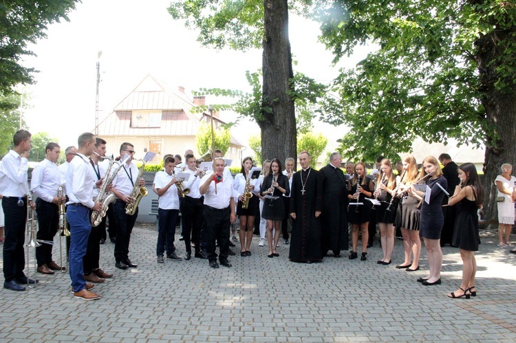 Krzyżanowice. Błogosławieństwo odnowionej dzwonnicy