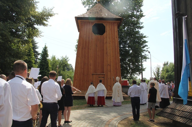 Krzyżanowice. Błogosławieństwo odnowionej dzwonnicy