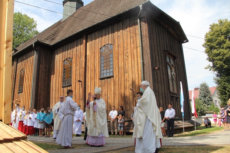 Krzyżanowice. Błogosławieństwo odnowionej dzwonnicy