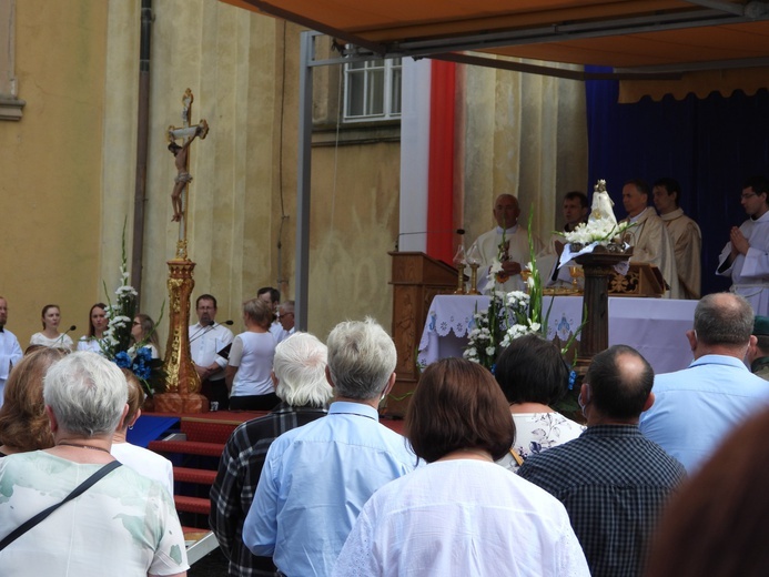 40-lecie koronacji wambierzyckiej figurki Matki Bożej