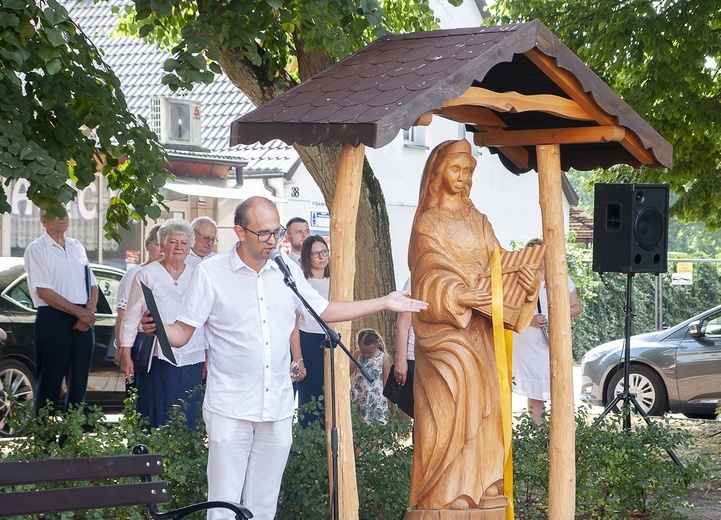 Figura św. Cecylii w Trzciance