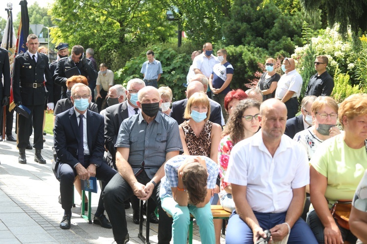 Ostatnie pożegnanie ks. kan. Władysława Urbańczyka w Rybarzowicach 