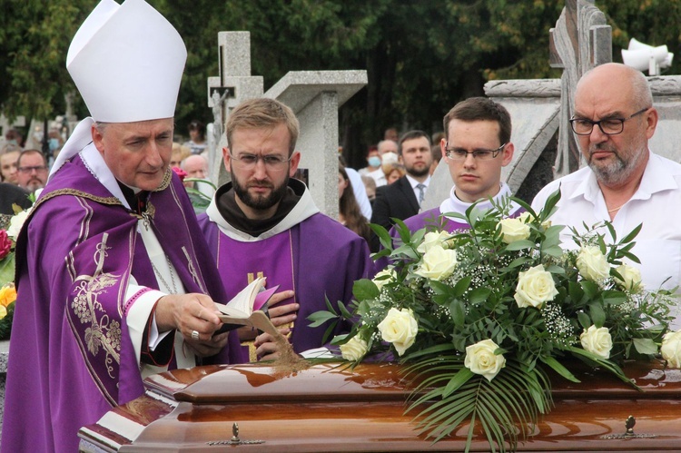 Lubzina. Uroczystości pogrzebowe śp. ks. Jaromira Buczaka