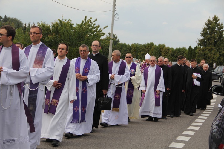 Lubzina. Uroczystości pogrzebowe śp. ks. Jaromira Buczaka