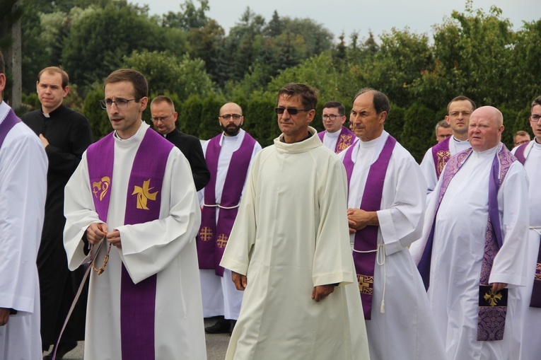 Lubzina. Uroczystości pogrzebowe śp. ks. Jaromira Buczaka
