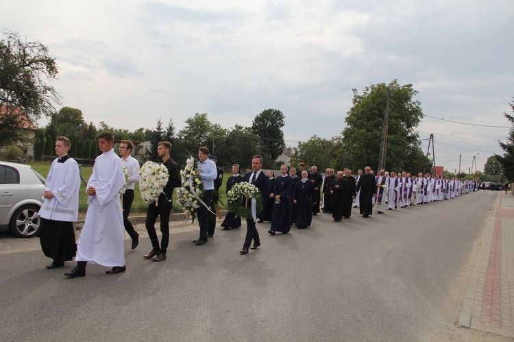 Lubzina. Uroczystości pogrzebowe śp. ks. Jaromira Buczaka