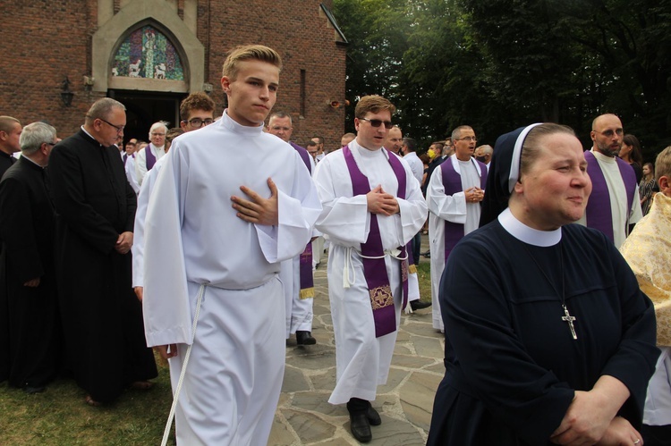 Lubzina. Uroczystości pogrzebowe śp. ks. Jaromira Buczaka