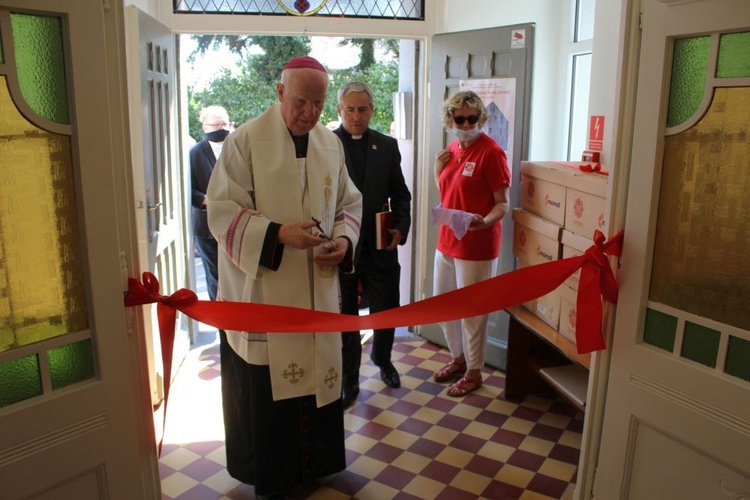 Poświęcenie Domu Samotnej Matki w Pieszycach