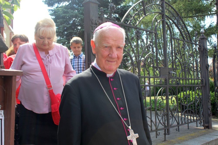 Poświęcenie Domu Samotnej Matki w Pieszycach