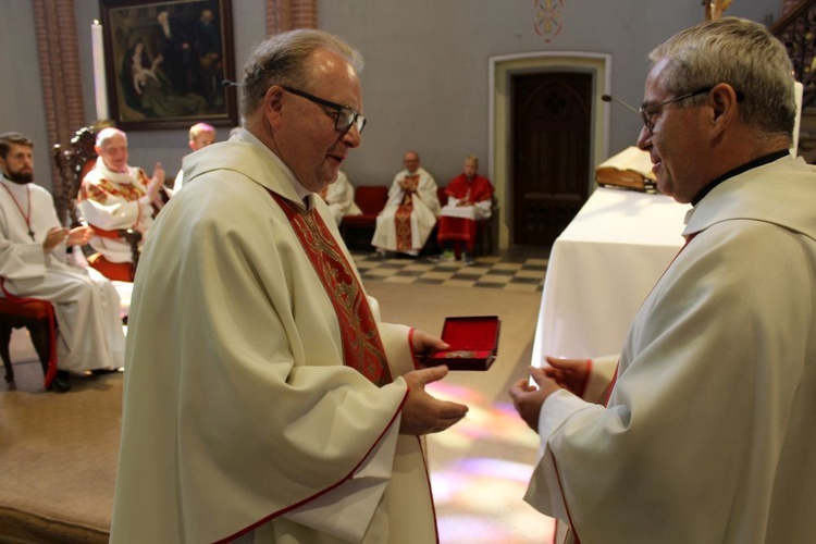 Poświęcenie Domu Samotnej Matki w Pieszycach