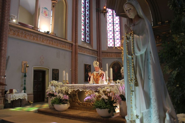 Poświęcenie Domu Samotnej Matki w Pieszycach