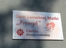 Poświęcenie Domu Samotnej Matki w Pieszycach