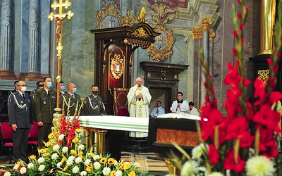 ▲	Eucharystia poprzedziła część wydarzenia przygotowaną przez wojsko.