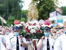 Po Mszy św. odbyła się tradycyjna procesja eucharystyczna.