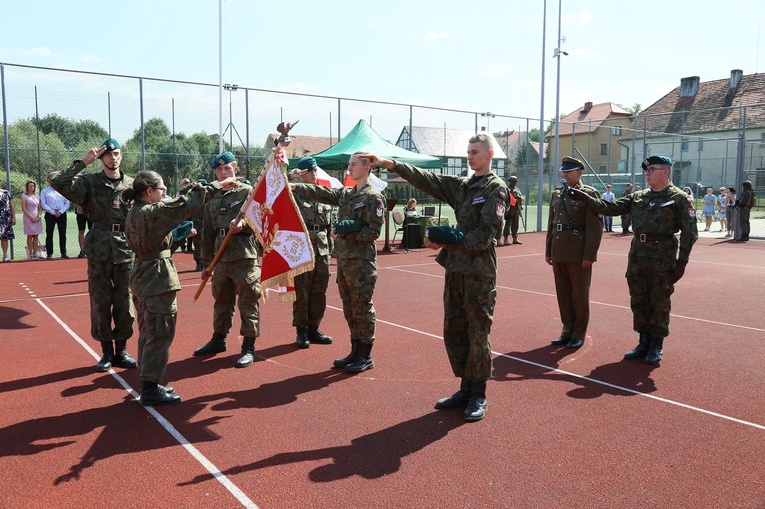 Uroczystości złożenia przysięgi przez troje kandydatów