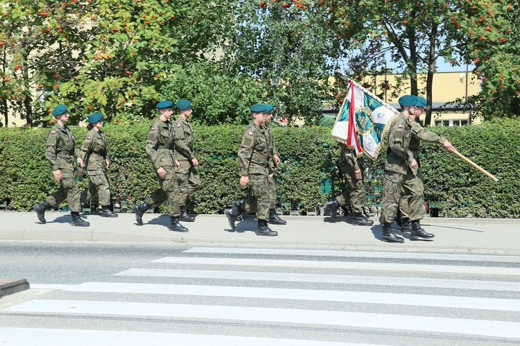 Uroczystości złożenia przysięgi przez troje kandydatów