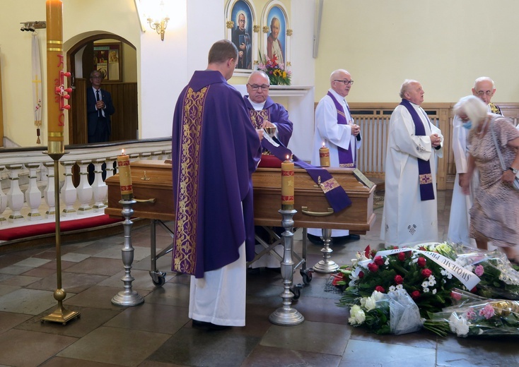 Płock. Pogrzeb ks. prał. Włodzimierza Kilisia (1927-2020)