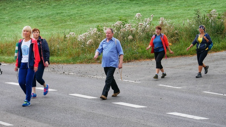 Nowa Ruda. Pieszo do Wambierzyc na 40-lecie koronacji