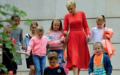 Agata Kornhauser-Duda chętnie spotyka się z dziećmi, które w jej towarzystwie czują się bardzo swobodnie.