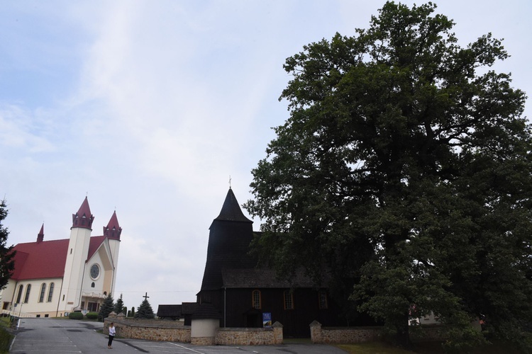 Zabytkowy kościół w Czermnej