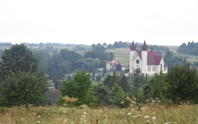 Zabytkowy kościół w Czermnej