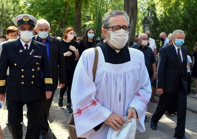 Płock. Pogrzeb ks. prof. Ireneusza Mroczkowskiego (1949-2020)