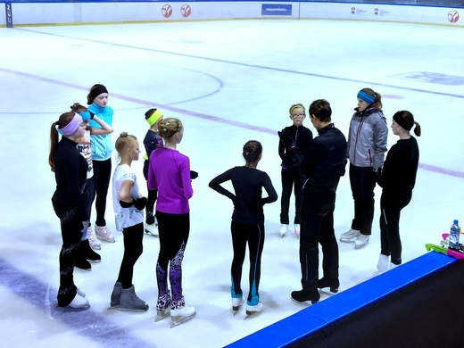Trening zawodników Klubu Sportowego "EDGE" Skating Academy na Lodowisku Jantor Katowice