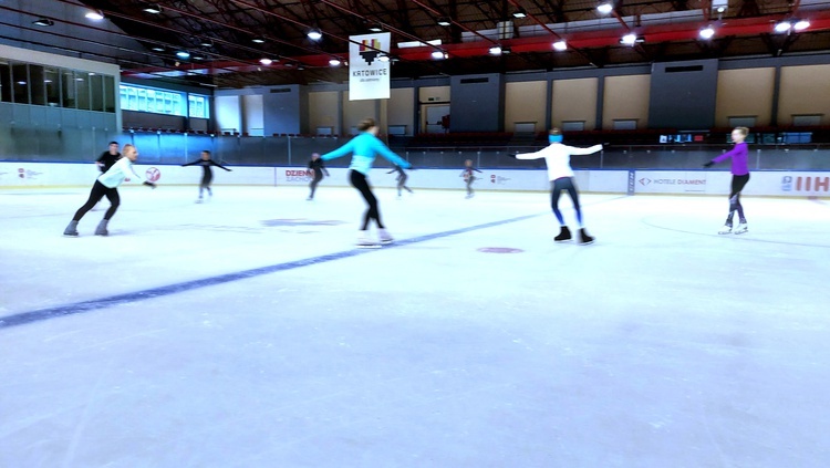 Trening zawodników Klubu Sportowego "EDGE" Skating Academy na Lodowisku Jantor Katowice