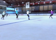 Trening zawodników Klubu Sportowego "EDGE" Skating Academy na Lodowisku Jantor Katowice