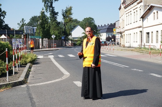 Piesza pielgrzymka na Jasną Górę - wyjście z Tworoga do Boronowa