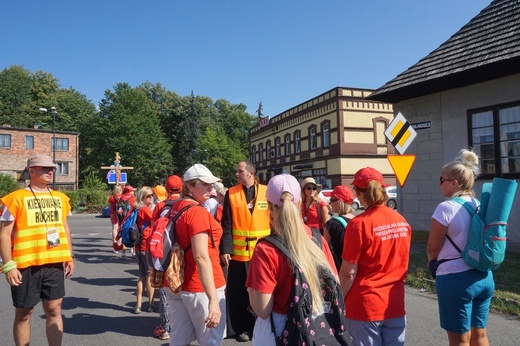 Piesza pielgrzymka na Jasną Górę - wyjście z Tworoga do Boronowa