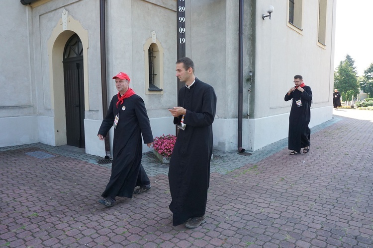 Piesza pielgrzymka na Jasną Górę - wyjście z Tworoga do Boronowa