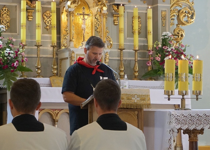 Piesza pielgrzymka na Jasną Górę - wyjście z Tworoga do Boronowa