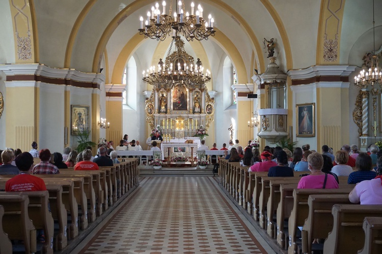 Piesza pielgrzymka na Jasną Górę - wyjście z Tworoga do Boronowa