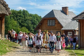 "Dożynki dworskie" to okazja do poznania dawnych tradycji.