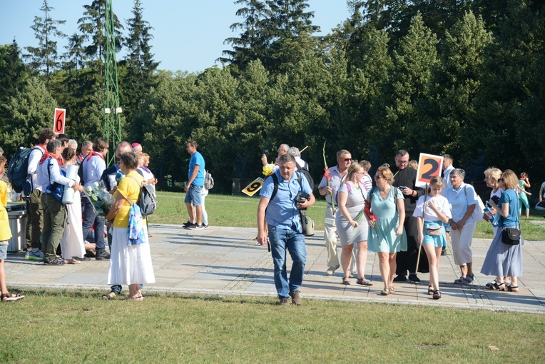 Pielgrzymkowe wejście na Jasną Górę