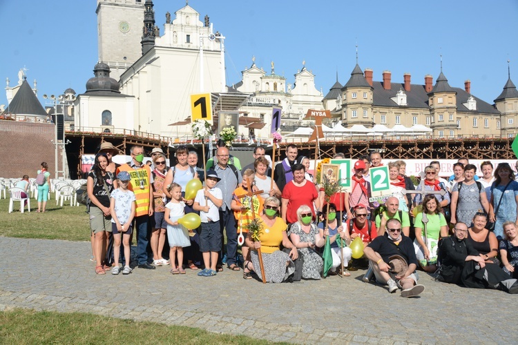 Pielgrzymkowe wejście na Jasną Górę