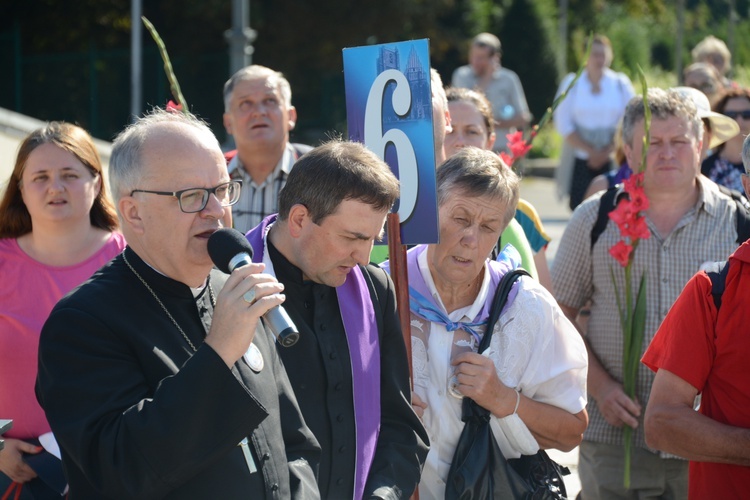 Pielgrzymkowe wejście na Jasną Górę