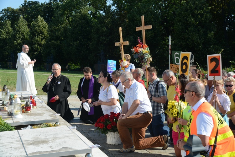 Pielgrzymkowe wejście na Jasną Górę