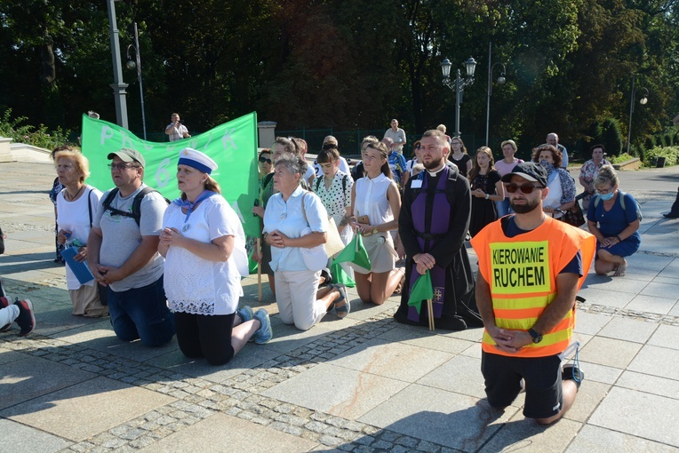 Pielgrzymkowe wejście na Jasną Górę
