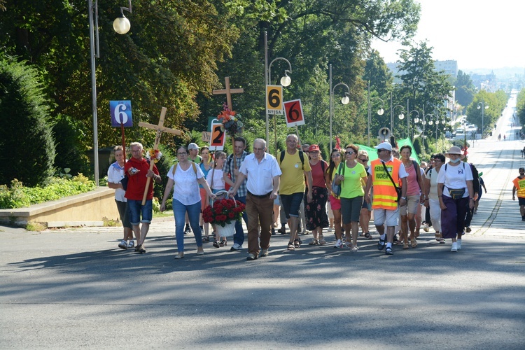 Pielgrzymkowe wejście na Jasną Górę