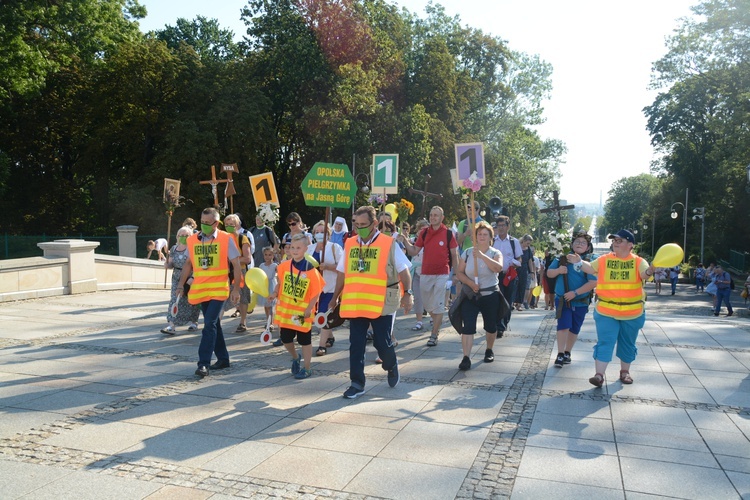 Pielgrzymkowe wejście na Jasną Górę